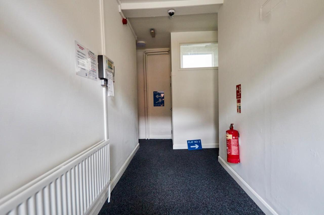 Fantastic Central Stratford Two Bedroom Apartment By Purestay Short Lets & Serviced Accommodation With Parking Exterior foto