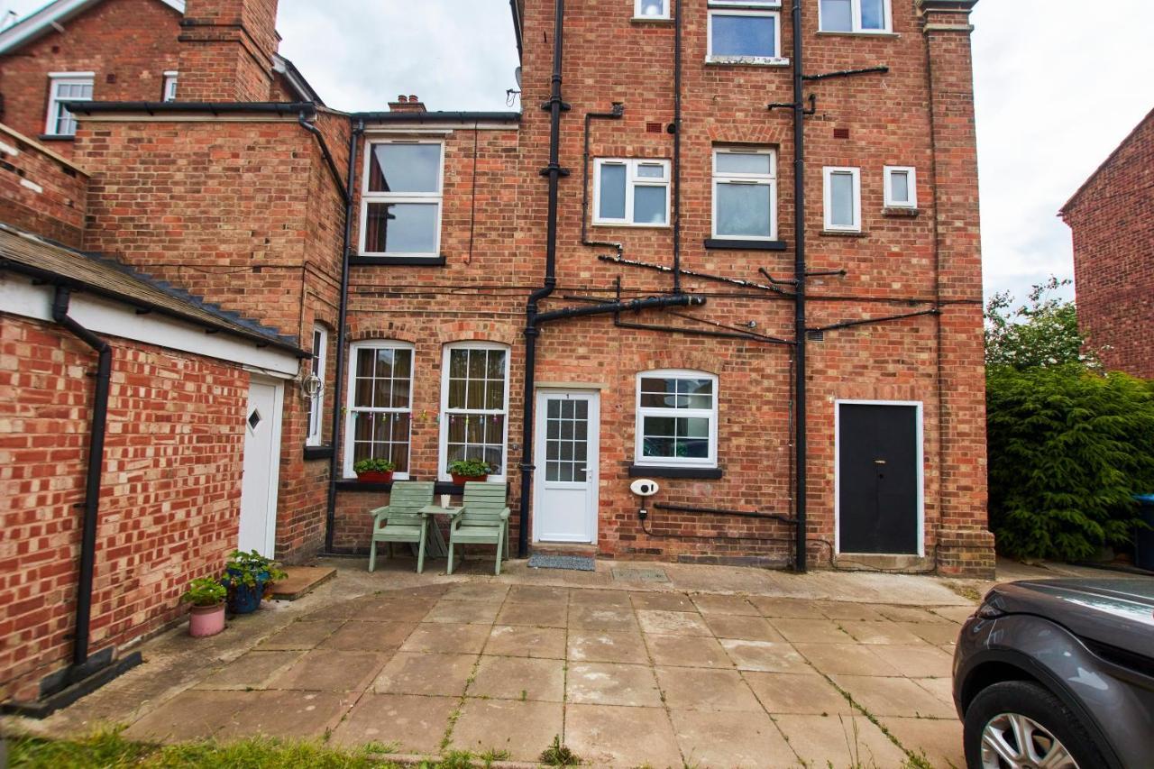 Fantastic Central Stratford Two Bedroom Apartment By Purestay Short Lets & Serviced Accommodation With Parking Exterior foto